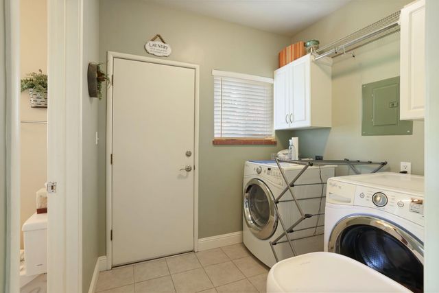 704 Rimby Ave, Lodi, CA 95240