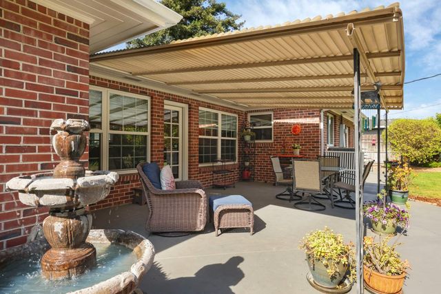 704 Rimby Ave, Lodi, CA 95240