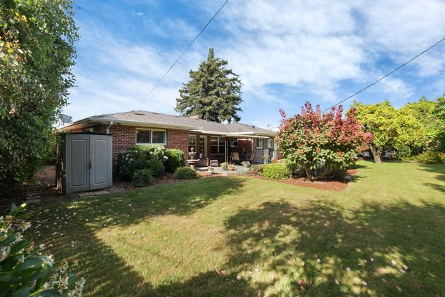 704 Rimby Ave, Lodi, CA 95240