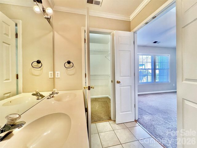 2762 Thornbush Court, Charlotte, NC 28270