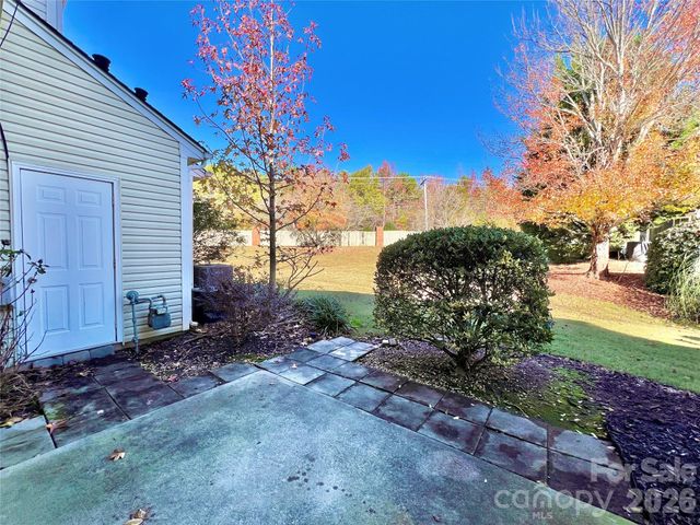 2762 Thornbush Court, Charlotte, NC 28270