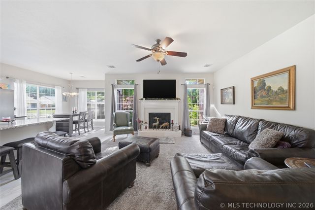 1812 S Dogwood Place, Broken Arrow, OK 74012