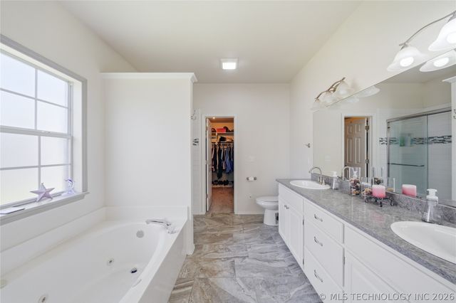 1812 S Dogwood Place, Broken Arrow, OK 74012