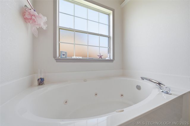 1812 S Dogwood Place, Broken Arrow, OK 74012