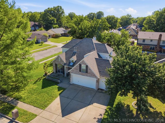 1812 S Dogwood Place, Broken Arrow, OK 74012