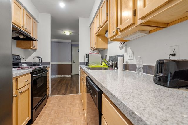 113 Sumner St 23, Boston, MA 02128