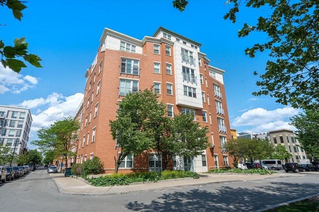 113 Sumner St 23, Boston, MA 02128