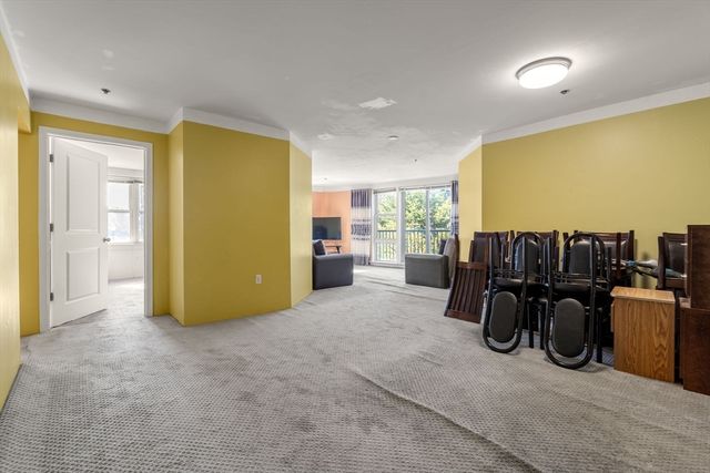 113 Sumner St 23, Boston, MA 02128
