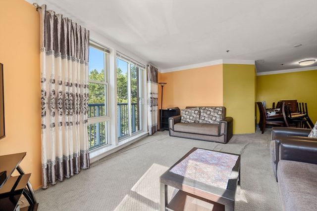 113 Sumner St 23, Boston, MA 02128