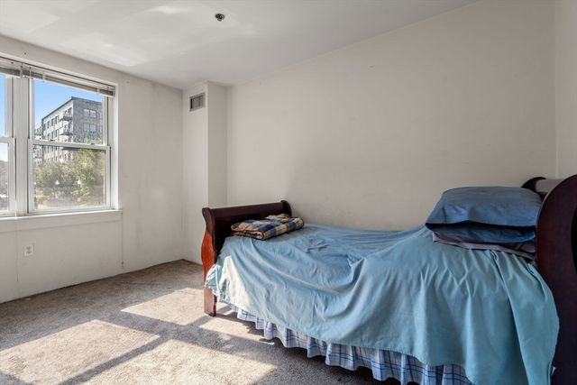 113 Sumner St 23, Boston, MA 02128