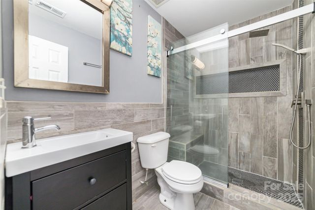 3407 Charterhall Lane, Charlotte, NC 28215
