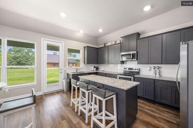 26579 Pin Oak Drive, Hempstead, TX 77445