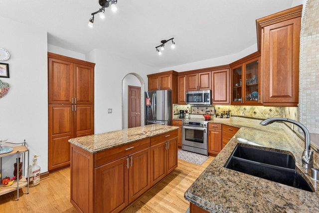 8623 Country Club DRIVE, Franklin, WI 53132