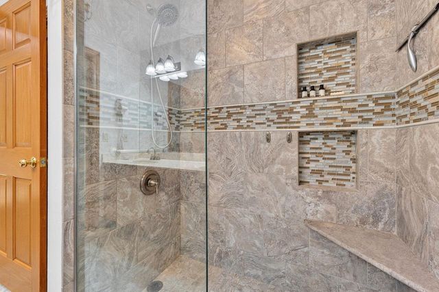 8623 Country Club DRIVE, Franklin, WI 53132