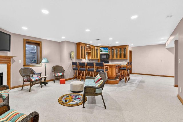 8623 Country Club DRIVE, Franklin, WI 53132