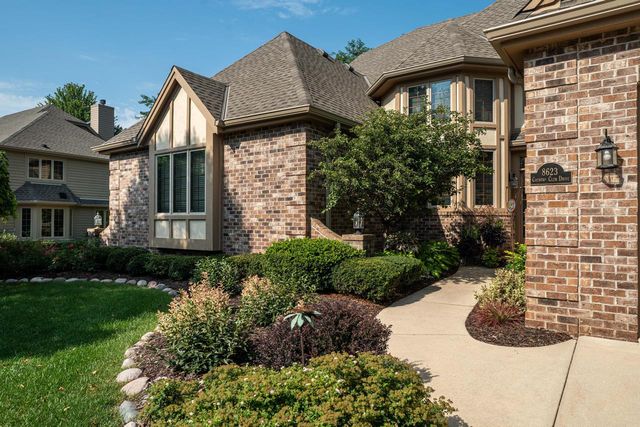 8623 Country Club DRIVE, Franklin, WI 53132
