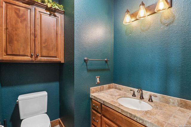 1611 Saddlewood Blvd, Kerrville, TX 78028