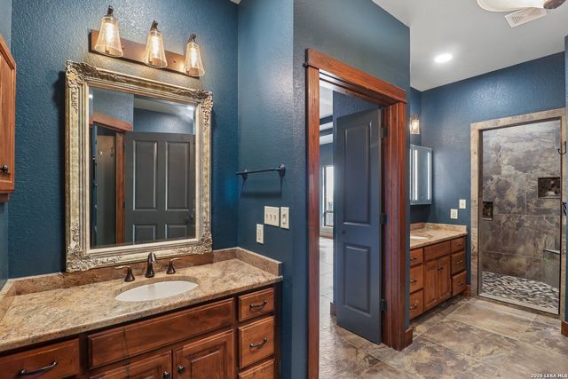 1611 Saddlewood Blvd, Kerrville, TX 78028