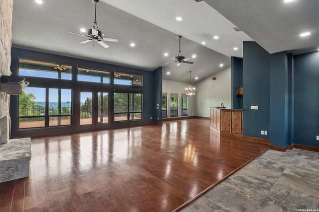 1611 Saddlewood Blvd, Kerrville, TX 78028