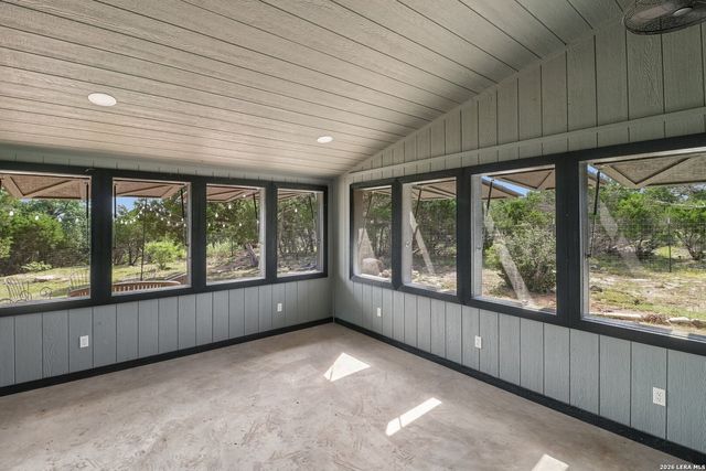 1611 Saddlewood Blvd, Kerrville, TX 78028