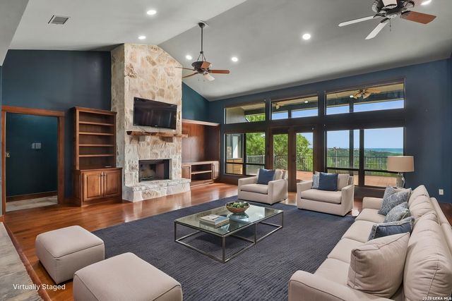 1611 Saddlewood Blvd, Kerrville, TX 78028