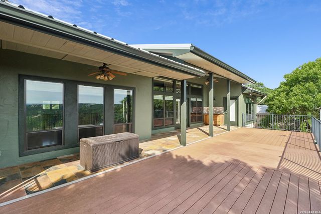 1611 Saddlewood Blvd, Kerrville, TX 78028
