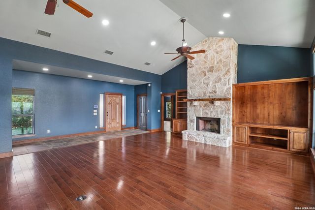 1611 Saddlewood Blvd, Kerrville, TX 78028