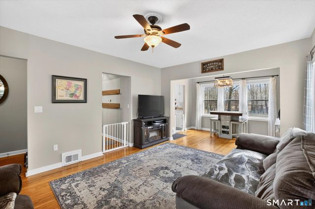 610 East Street South, Suffield, CT 06078