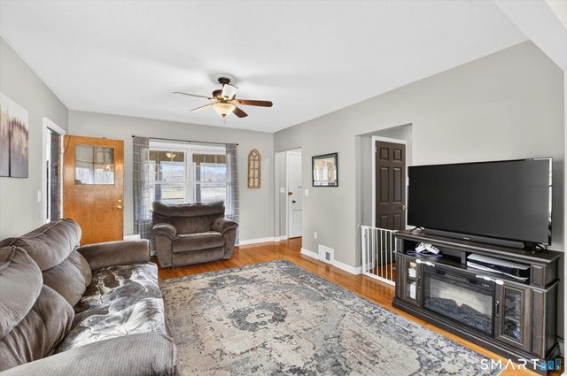 610 East Street South, Suffield, CT 06078