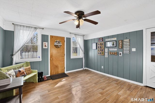 610 East Street South, Suffield, CT 06078