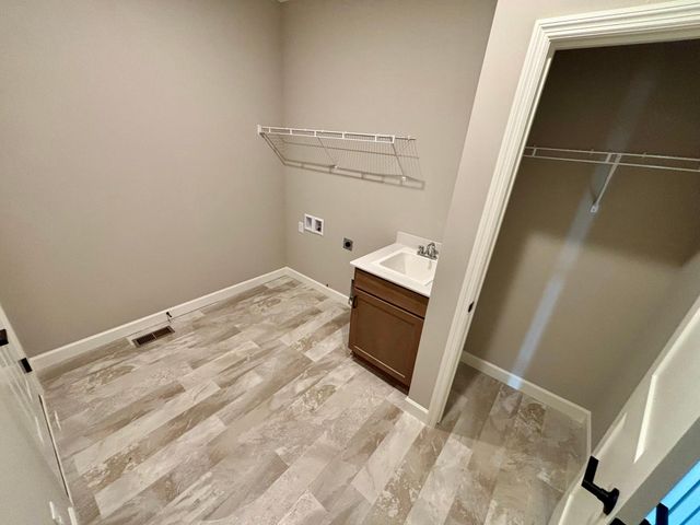 916 Kepler Avenue NE, Hanover, MN 55341