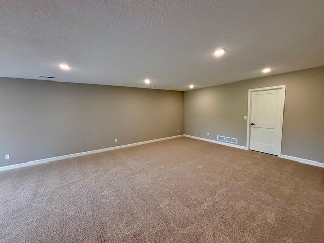 916 Kepler Avenue NE, Hanover, MN 55341