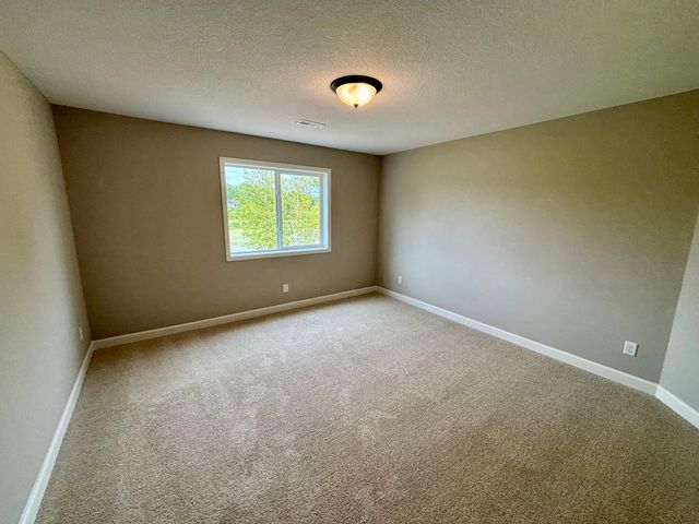 916 Kepler Avenue NE, Hanover, MN 55341