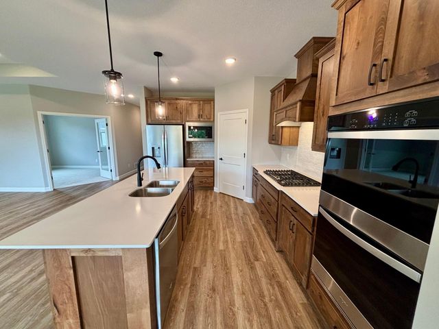 916 Kepler Avenue NE, Hanover, MN 55341