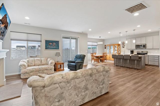 2418 W 3230 S, Syracuse, UT 84075