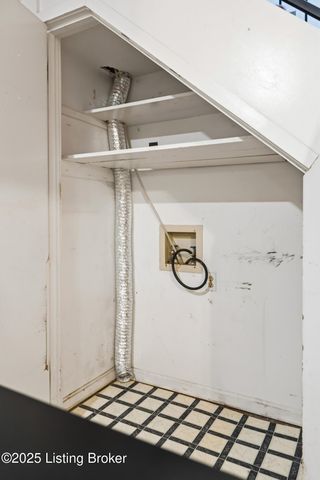 340 Crescent Spring Dr, Louisville, KY 40206