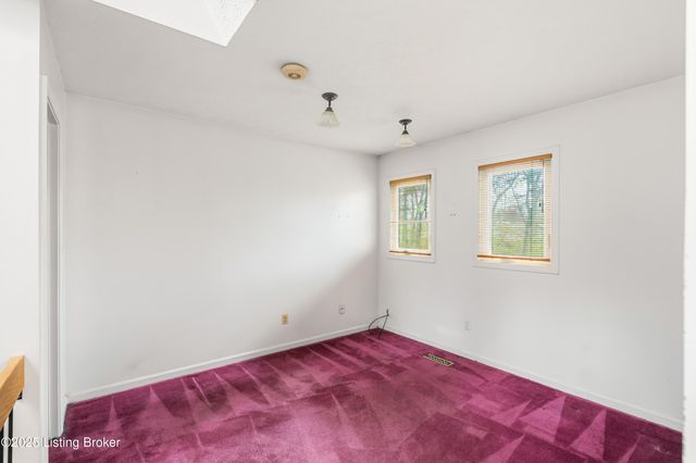 340 Crescent Spring Dr, Louisville, KY 40206