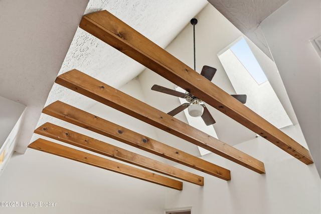 340 Crescent Spring Dr, Louisville, KY 40206