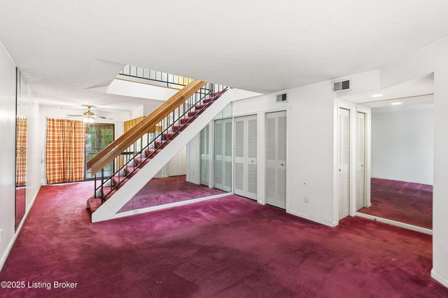 340 Crescent Spring Dr, Louisville, KY 40206