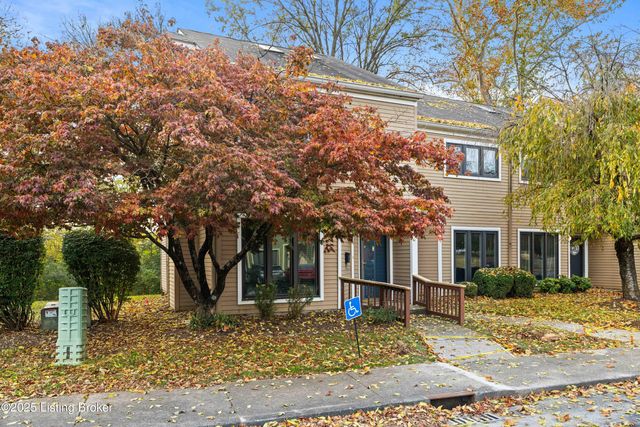 340 Crescent Spring Dr, Louisville, KY 40206