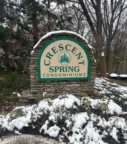 340 Crescent Spring Dr, Louisville, KY 40206