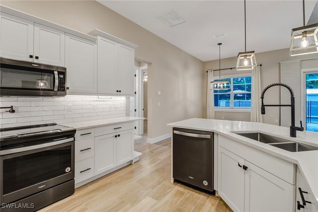 4641 Santiago LN, Bonita Springs, FL 34134