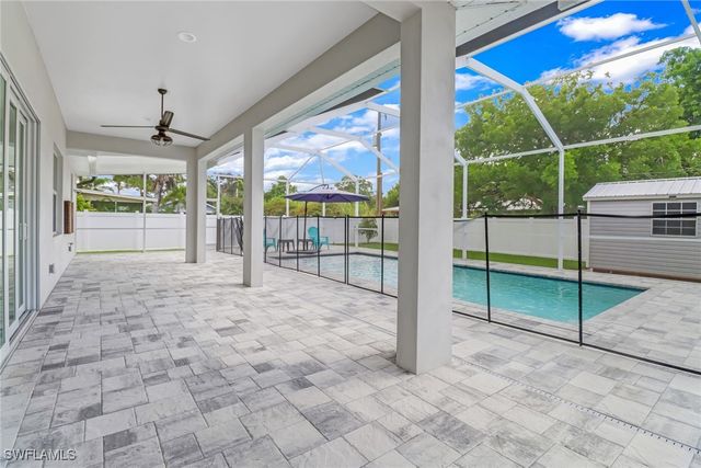 4641 Santiago LN, Bonita Springs, FL 34134