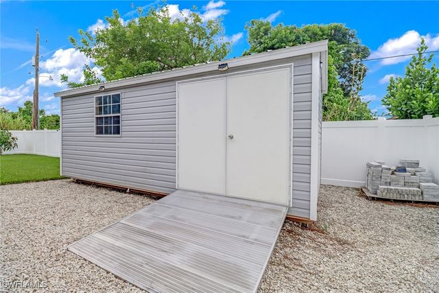 4641 Santiago LN, Bonita Springs, FL 34134