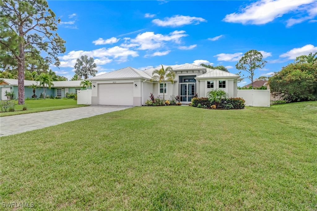 4641 Santiago LN, Bonita Springs, FL 34134