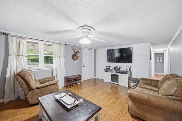 47 Rebecca Dr, Chatsworth, GA 30705