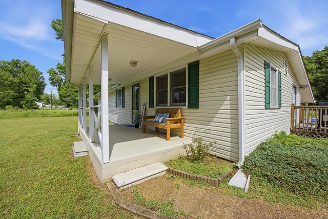 47 Rebecca Dr, Chatsworth, GA 30705