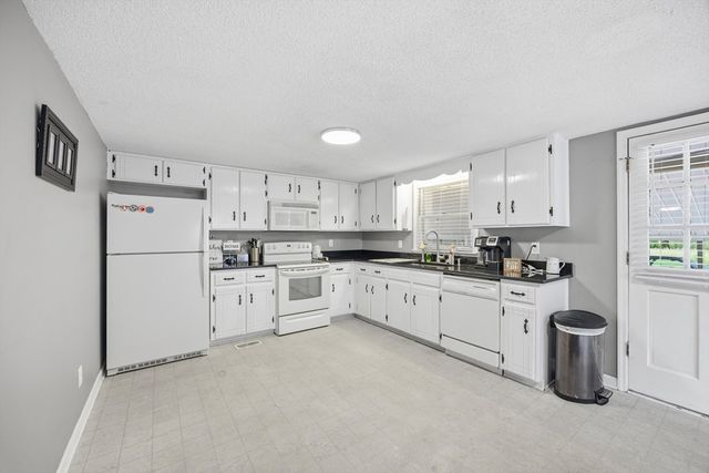 47 Rebecca Dr, Chatsworth, GA 30705