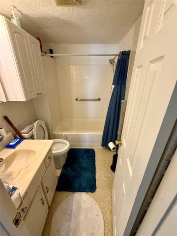 1716 Rosalee Street, La Marque, TX 77568