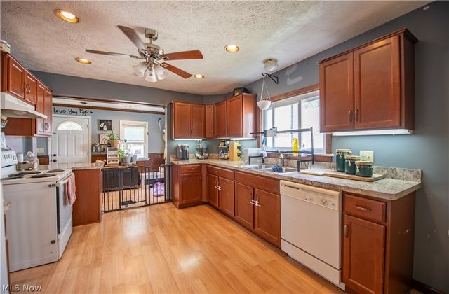 2605 Demington Avenue NW, Canton, OH 44708